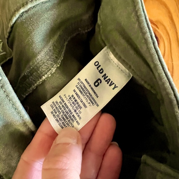 Old Navy The Rock Star jeans, olive color, size 6 - Picture 4 of 4